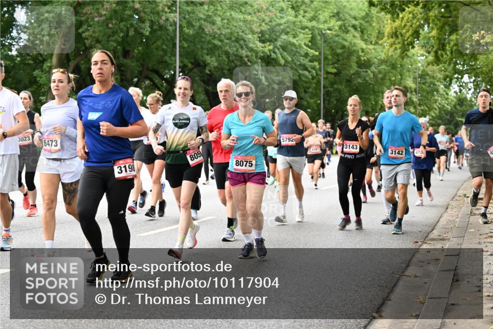 06.09.2026 - CURREX Alsterlauf Dr. Thomas Lammeyer http://msf.ph/oto/10117904 06.09.2026 09:16:19 Laufen 3023, 6473, 3198, 805, 8075, 5792, 4167, 3143, 3142, 47 meine-sportfotos.de