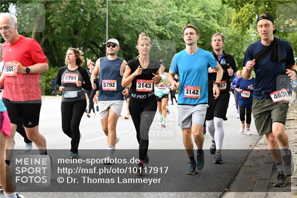 06.09.2026 - CURREX Alsterlauf Dr. Thomas Lammeyer http://msf.ph/oto/10117917 06.09.2026 09:16:21 Laufen 888, 5791, 5792, 3143, 5088, 3142, 57, 4794, 4638 meine-sportfotos.de