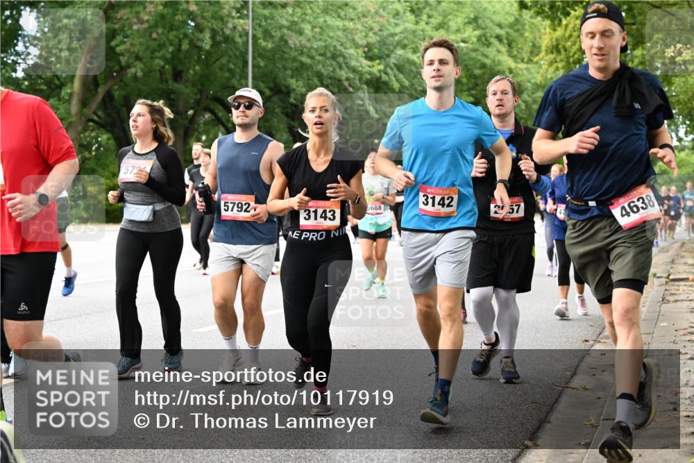 06.09.2026 - CURREX Alsterlauf Dr. Thomas Lammeyer http://msf.ph/oto/10117919 06.09.2026 09:16:21 Laufen 579, 5792, 3143, 5688, 3142, 57, 4638 meine-sportfotos.de