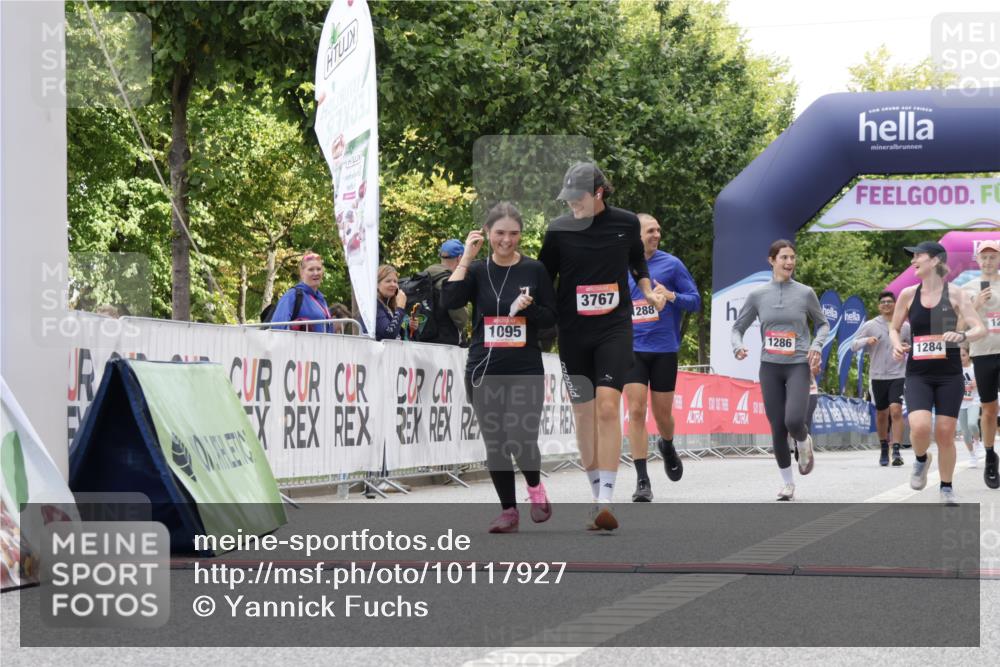 06.09.2026 - CURREX Alsterlauf Yannick Fuchs http://msf.ph/oto/10117927 06.09.2026 12:01:46 Ziel 1095, 1284, 1285, 1286, 1288 meine-sportfotos.de