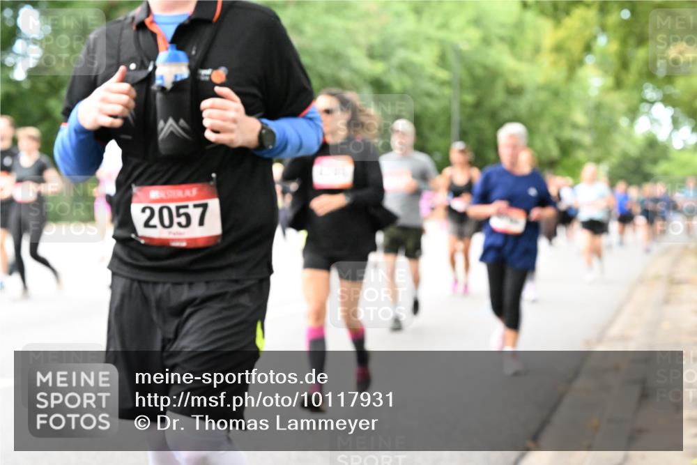 06.09.2026 - CURREX Alsterlauf Dr. Thomas Lammeyer http://msf.ph/oto/10117931 06.09.2026 09:16:23 Laufen 2057 meine-sportfotos.de