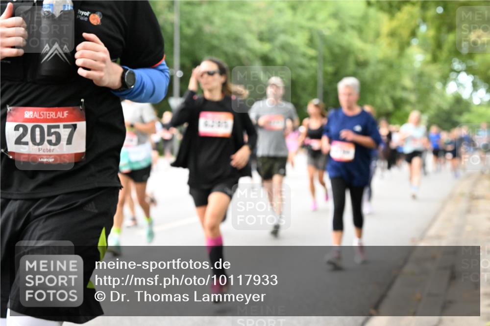 06.09.2026 - CURREX Alsterlauf Dr. Thomas Lammeyer http://msf.ph/oto/10117933 06.09.2026 09:16:23 Laufen 2057 meine-sportfotos.de