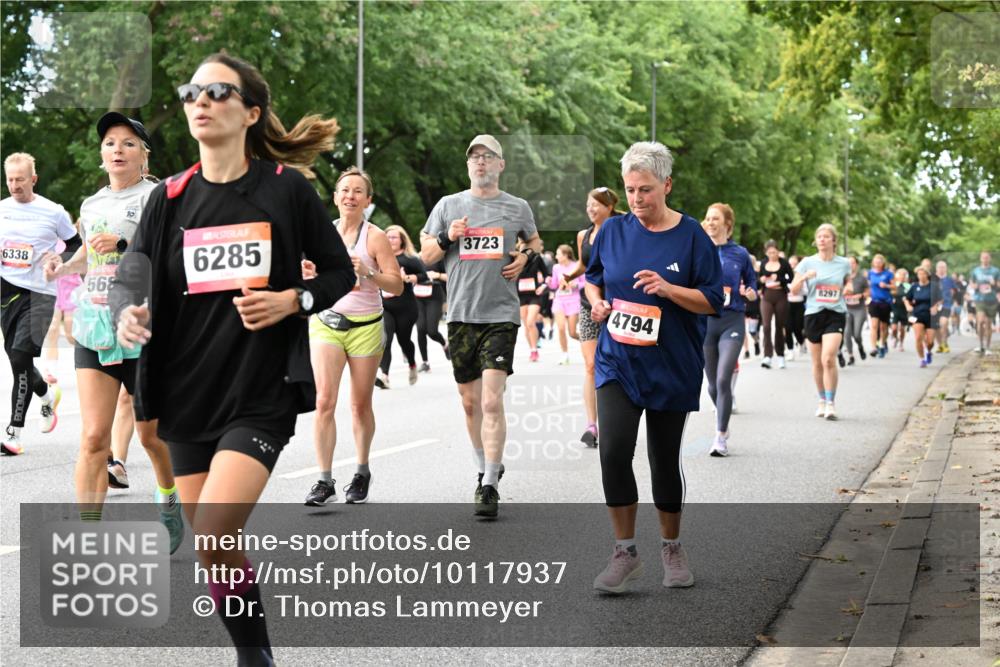06.09.2026 - CURREX Alsterlauf Dr. Thomas Lammeyer http://msf.ph/oto/10117937 06.09.2026 09:16:23 Laufen 10, 6338, 568, 6285, 3723, 4794, 8297 meine-sportfotos.de