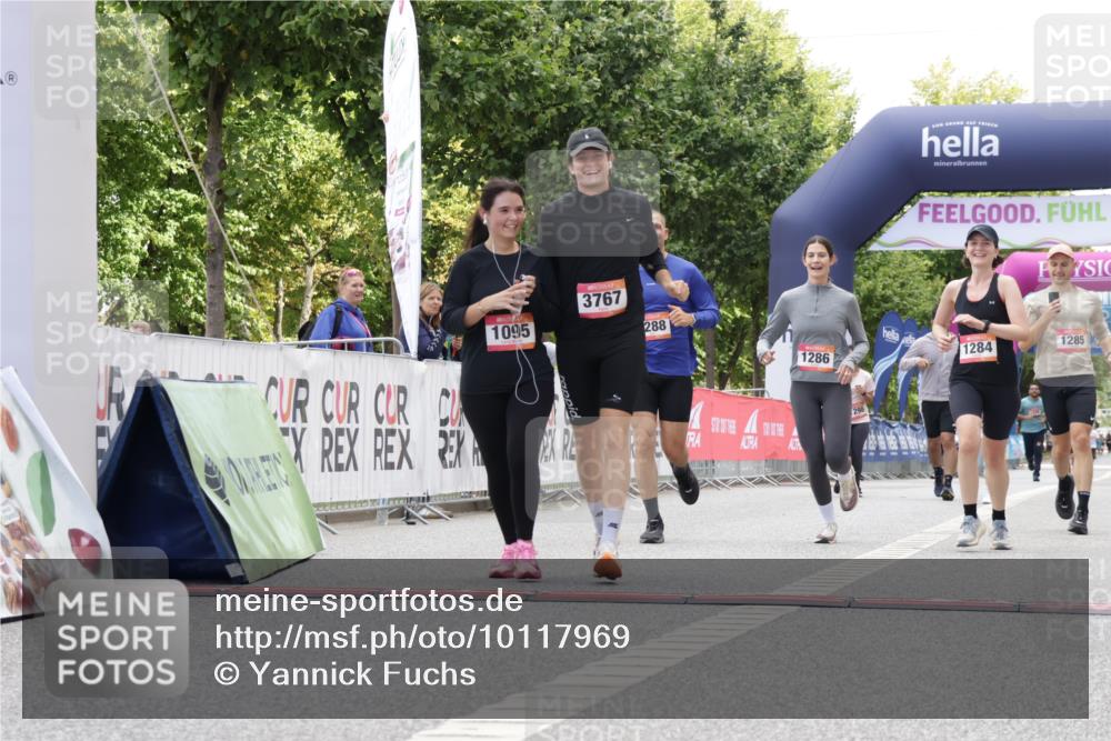 06.09.2026 - CURREX Alsterlauf Yannick Fuchs http://msf.ph/oto/10117969 06.09.2026 12:01:47 Ziel 1095, 1284, 1285, 1286, 1288 meine-sportfotos.de
