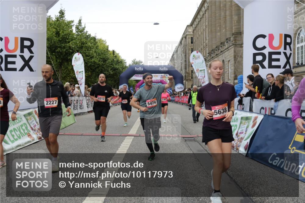 06.09.2026 - CURREX Alsterlauf Yannick Fuchs http://msf.ph/oto/10117973 06.09.2026 09:59:36 Ziel 2077, 2227, 2228, 2780, 3129, 3695, 3969, 4291, 4478, 4751, 4752, 5269, 5474, 5636, 5638, 5712, 5948, 6199, 6200, 6213, 8111 meine-sportfotos.de