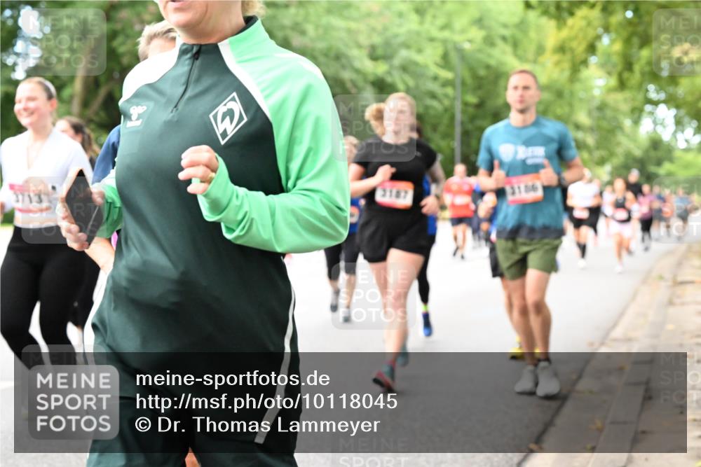 06.09.2026 - CURREX Alsterlauf Dr. Thomas Lammeyer http://msf.ph/oto/10118045 06.09.2026 09:16:34 Laufen 3713, 187, 3156 meine-sportfotos.de