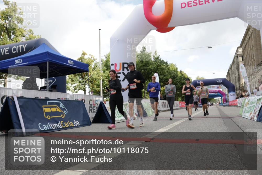 06.09.2026 - CURREX Alsterlauf Yannick Fuchs http://msf.ph/oto/10118075 06.09.2026 12:01:50 Ziel 1095, 1284, 1285, 1286, 1288, 1298, 1305, 8042 meine-sportfotos.de
