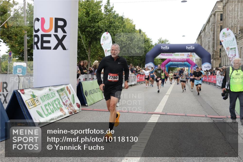 06.09.2026 - CURREX Alsterlauf Yannick Fuchs http://msf.ph/oto/10118130 06.09.2026 09:59:40 Ziel 2227, 2228, 2676, 2780, 4042, 4291, 4323, 4324, 4751, 4752, 5154, 5269, 5474, 5638, 6199, 6200, 6213, 8111 meine-sportfotos.de
