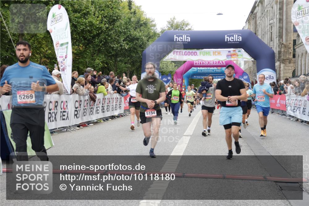06.09.2026 - CURREX Alsterlauf Yannick Fuchs http://msf.ph/oto/10118180 06.09.2026 09:59:42 Ziel 2227, 2269, 2676, 2780, 3119, 3120, 4042, 4323, 4324, 4751, 4752, 5154, 5269, 5474, 5800, 6017, 6199, 6200, 6213, 6244, 8111 meine-sportfotos.de
