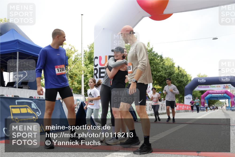 06.09.2026 - CURREX Alsterlauf Yannick Fuchs http://msf.ph/oto/10118213 06.09.2026 12:01:55 Ziel 1095, 1284, 1285, 1286, 1288, 1298, 1305, 8042 meine-sportfotos.de