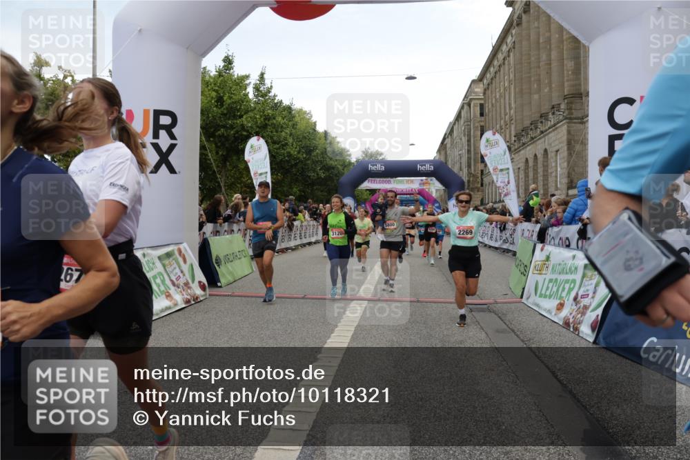 06.09.2026 - CURREX Alsterlauf Yannick Fuchs http://msf.ph/oto/10118321 06.09.2026 09:59:45 Ziel 2269, 2676, 2780, 3119, 3120, 4042, 4323, 4324, 4889, 4916, 5055, 5056, 5154, 5229, 5269, 5497, 5800, 6017, 6148, 6244, 6268, 8111 meine-sportfotos.de