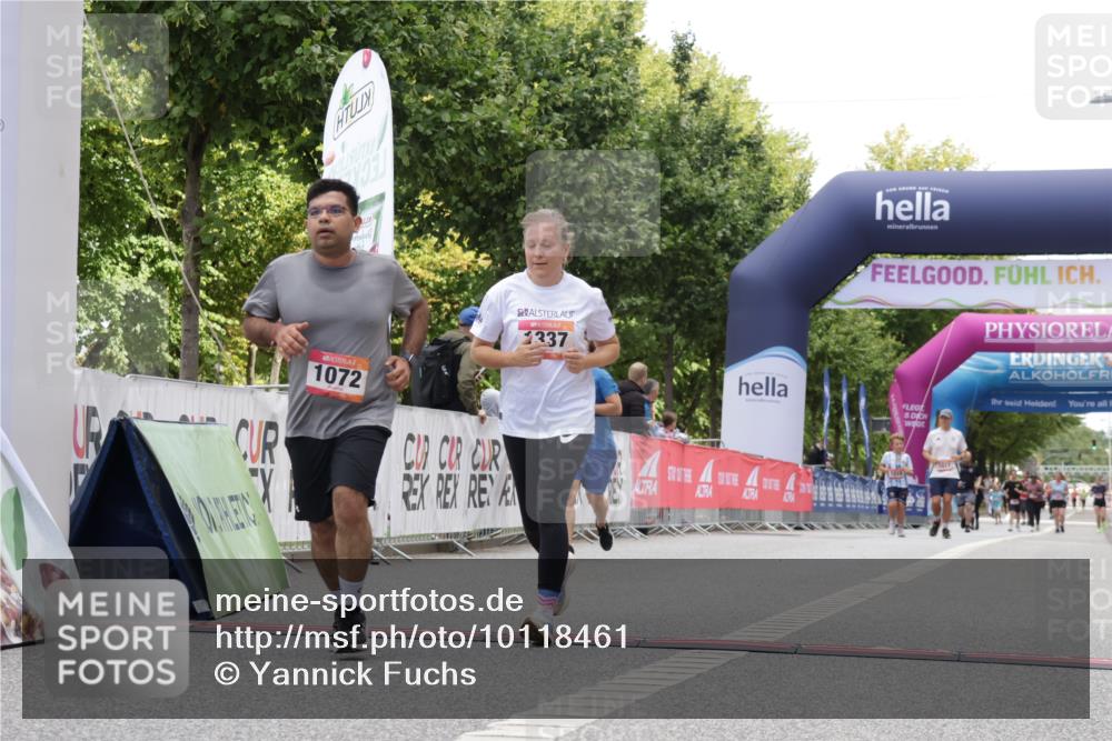 06.09.2026 - CURREX Alsterlauf Yannick Fuchs http://msf.ph/oto/10118461 06.09.2026 12:02:23 Ziel 1072, 1320, 1337 meine-sportfotos.de