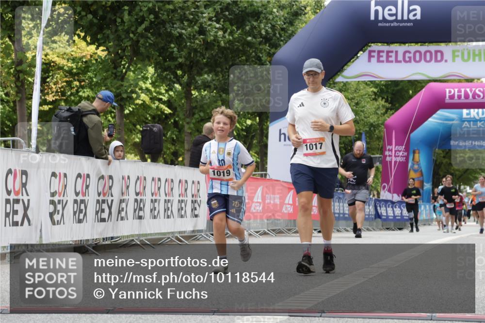 06.09.2026 - CURREX Alsterlauf Yannick Fuchs http://msf.ph/oto/10118544 06.09.2026 12:02:33 Ziel 1017, 1019, 1320 meine-sportfotos.de