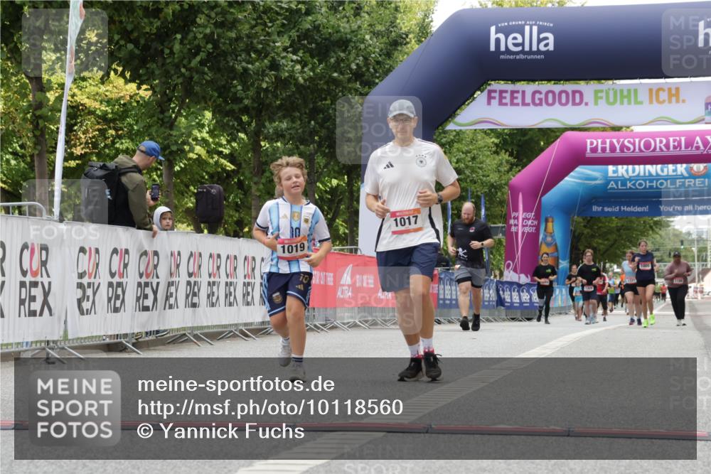 06.09.2026 - CURREX Alsterlauf Yannick Fuchs http://msf.ph/oto/10118560 06.09.2026 12:02:33 Ziel 1017, 1019, 1320 meine-sportfotos.de