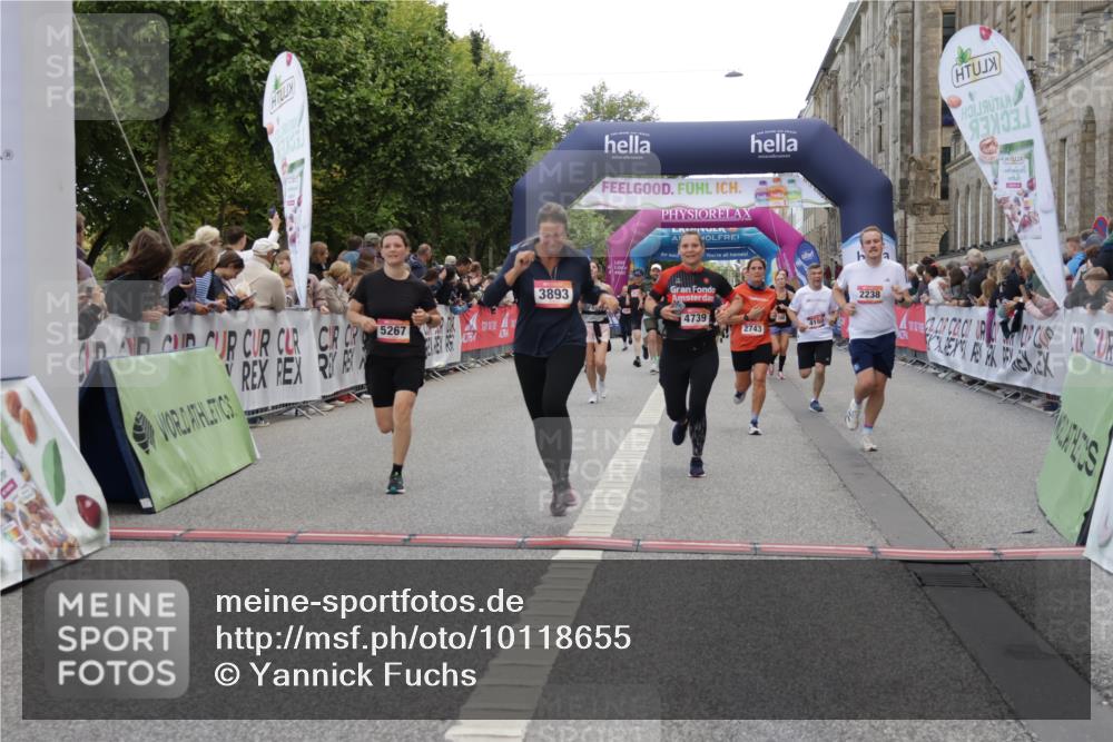 06.09.2026 - CURREX Alsterlauf Yannick Fuchs http://msf.ph/oto/10118655 06.09.2026 09:59:57 Ziel 2238, 2660, 2743, 3179, 3414, 3801, 4180, 4209, 4498, 4739, 5267, 5377, 8023, 8082 meine-sportfotos.de
