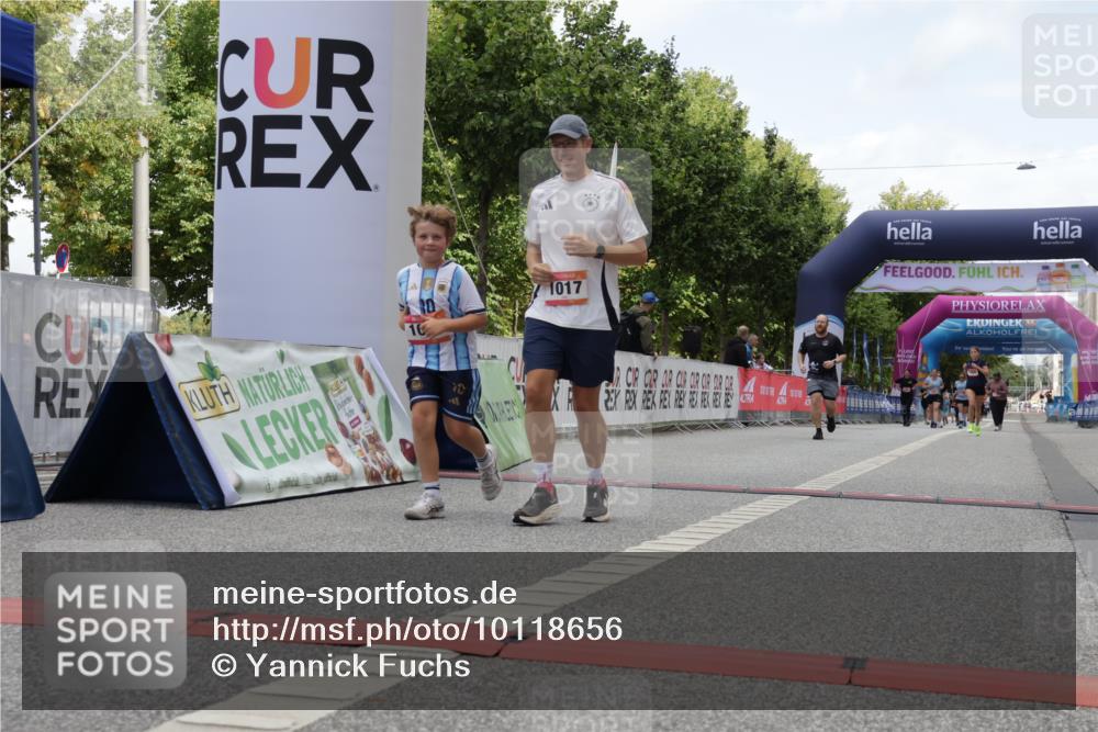 06.09.2026 - CURREX Alsterlauf Yannick Fuchs http://msf.ph/oto/10118656 06.09.2026 12:02:37 Ziel 1005, 1017, 1019, 8267 meine-sportfotos.de