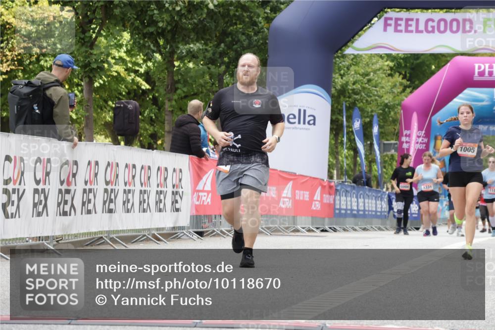 06.09.2026 - CURREX Alsterlauf Yannick Fuchs http://msf.ph/oto/10118670 06.09.2026 12:02:38 Ziel 1005, 1017, 1019, 8267 meine-sportfotos.de