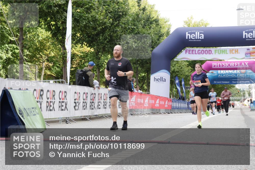 06.09.2026 - CURREX Alsterlauf Yannick Fuchs http://msf.ph/oto/10118699 06.09.2026 12:02:40 Ziel 1005, 1017, 1019, 8267 meine-sportfotos.de