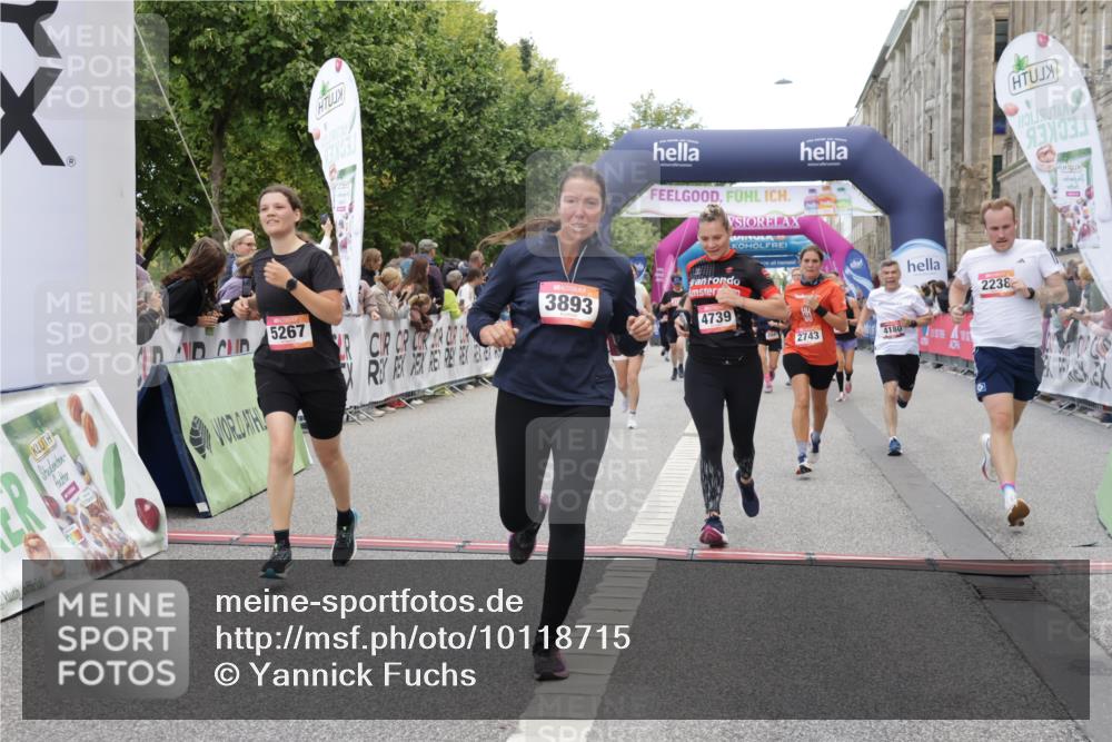 06.09.2026 - CURREX Alsterlauf Yannick Fuchs http://msf.ph/oto/10118715 06.09.2026 09:59:58 Ziel 2238, 2300, 2660, 2743, 2947, 3179, 3414, 3801, 4180, 4209, 4498, 4739, 5267, 5377, 8023, 8082 meine-sportfotos.de
