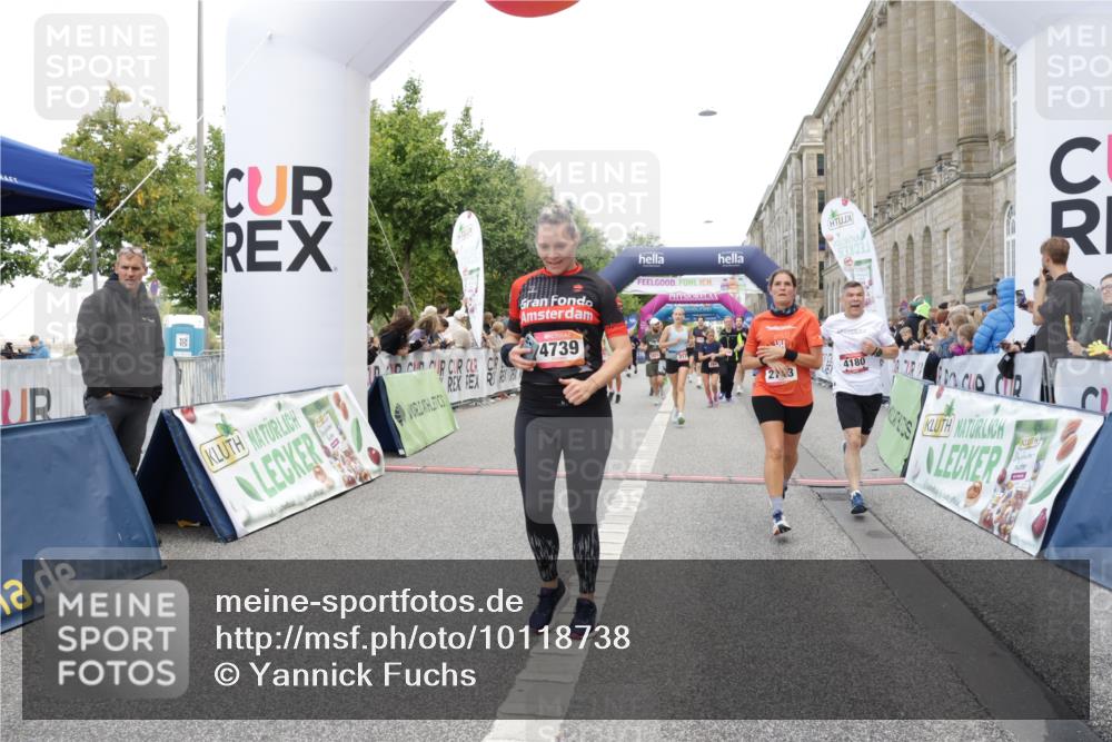 06.09.2026 - CURREX Alsterlauf Yannick Fuchs http://msf.ph/oto/10118738 06.09.2026 10:00:00 Ziel 2136, 2238, 2300, 2528, 2743, 2947, 3179, 3268, 3294, 3511, 3801, 4180, 4424, 4739, 5267, 5377, 5823, 8023, 8082, 8314 meine-sportfotos.de