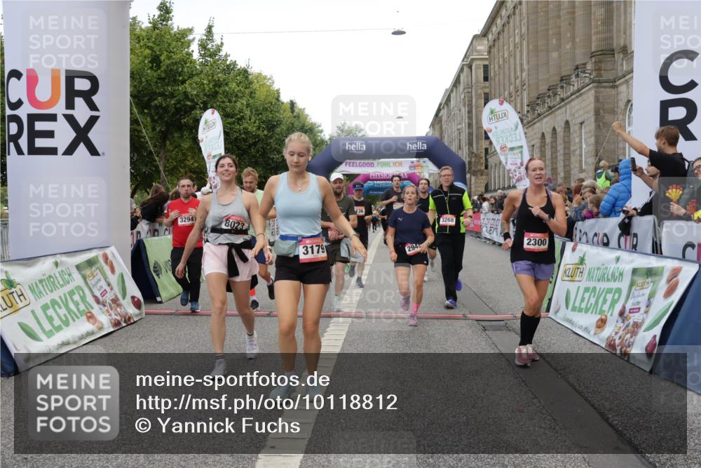 06.09.2026 - CURREX Alsterlauf Yannick Fuchs http://msf.ph/oto/10118812 06.09.2026 10:00:03 Ziel 2136, 2238, 2300, 2528, 2686, 2743, 2947, 3179, 3268, 3294, 3511, 4136, 4180, 4237, 4424, 4739, 5267, 5501, 5823, 6254, 8023, 8314 meine-sportfotos.de