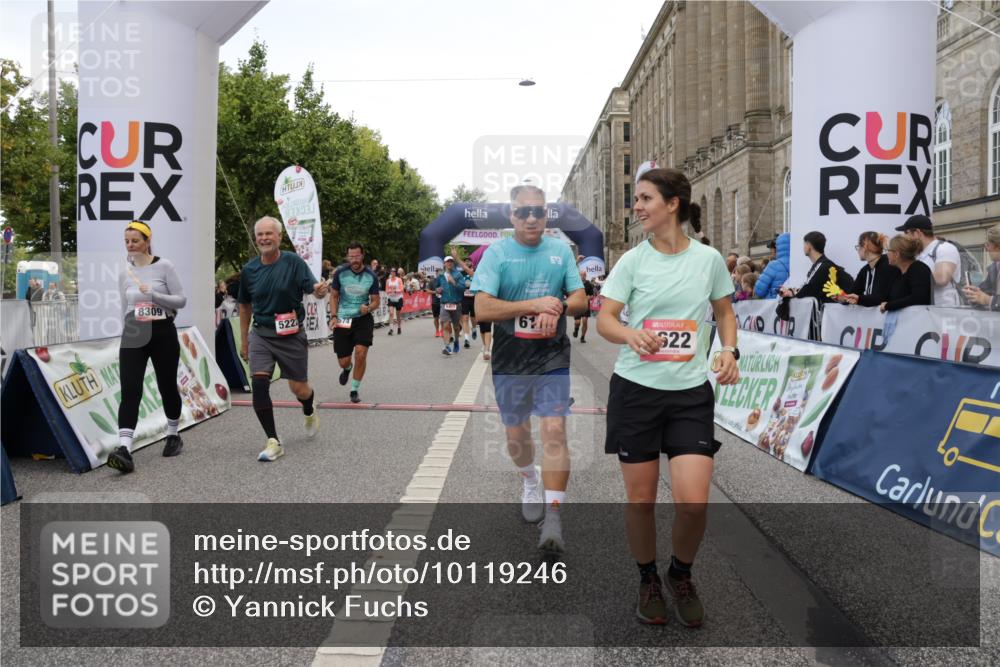 06.09.2026 - CURREX Alsterlauf Yannick Fuchs http://msf.ph/oto/10119246 06.09.2026 10:00:20 Ziel 2089, 2273, 2274, 2505, 2856, 2940, 3006, 3262, 3506, 3507, 3567, 3574, 3897, 4296, 4578, 5005, 5222, 5536, 5622, 6028, 6112, 6241, 6258, 6291, 6299, 6457, 8212 meine-sportfotos.de