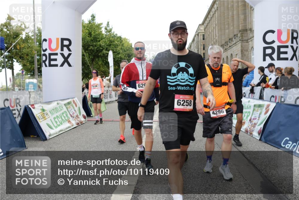06.09.2026 - CURREX Alsterlauf Yannick Fuchs http://msf.ph/oto/10119409 06.09.2026 10:00:25 Ziel 2089, 2257, 2273, 2274, 2505, 2671, 2856, 3574, 4296, 4461, 4524, 4578, 5005, 5222, 5536, 5622, 6112, 6258, 6291, 6457, 8008 meine-sportfotos.de