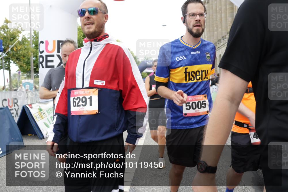 06.09.2026 - CURREX Alsterlauf Yannick Fuchs http://msf.ph/oto/10119450 06.09.2026 10:00:26 Ziel 2089, 2257, 2273, 2274, 2505, 2671, 2856, 3574, 4296, 4461, 4468, 4524, 4578, 5005, 5222, 5536, 6112, 6258, 6291, 6457, 8008, 8318 meine-sportfotos.de