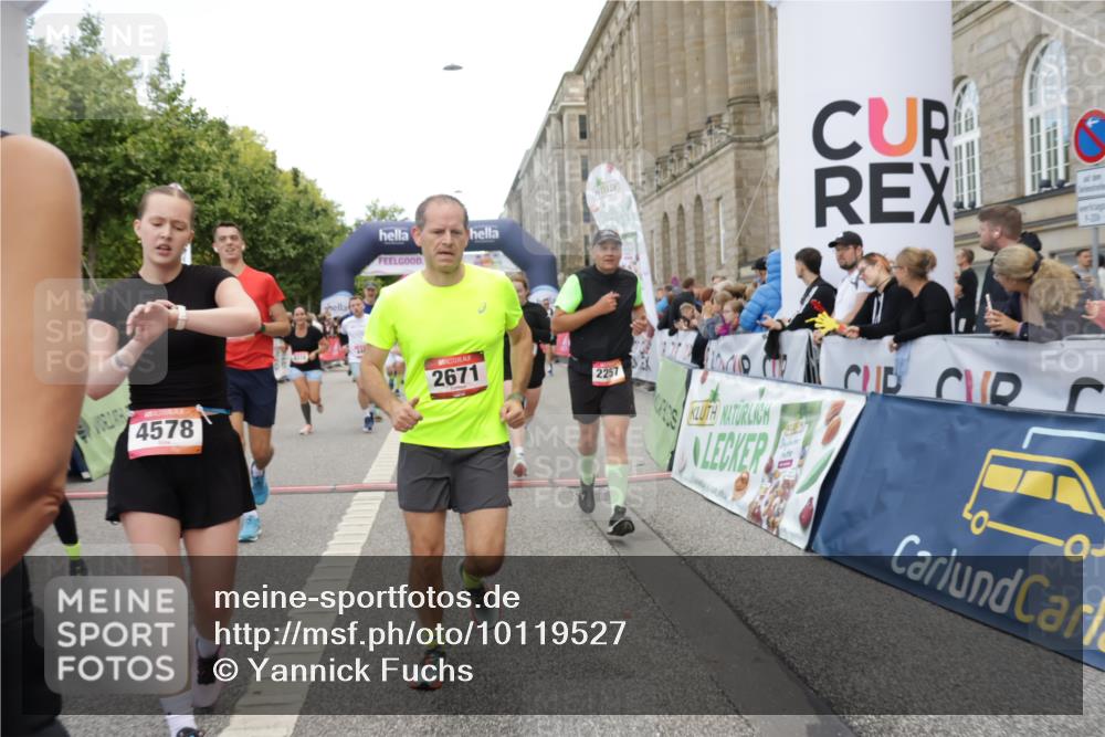 06.09.2026 - CURREX Alsterlauf Yannick Fuchs http://msf.ph/oto/10119527 06.09.2026 10:00:29 Ziel 2089, 2124, 2257, 2273, 2274, 2505, 2545, 2671, 2721, 2856, 4296, 4461, 4468, 4524, 4578, 5005, 5536, 6180, 6258, 6291, 6436, 6457, 8008, 8063, 8318 meine-sportfotos.de