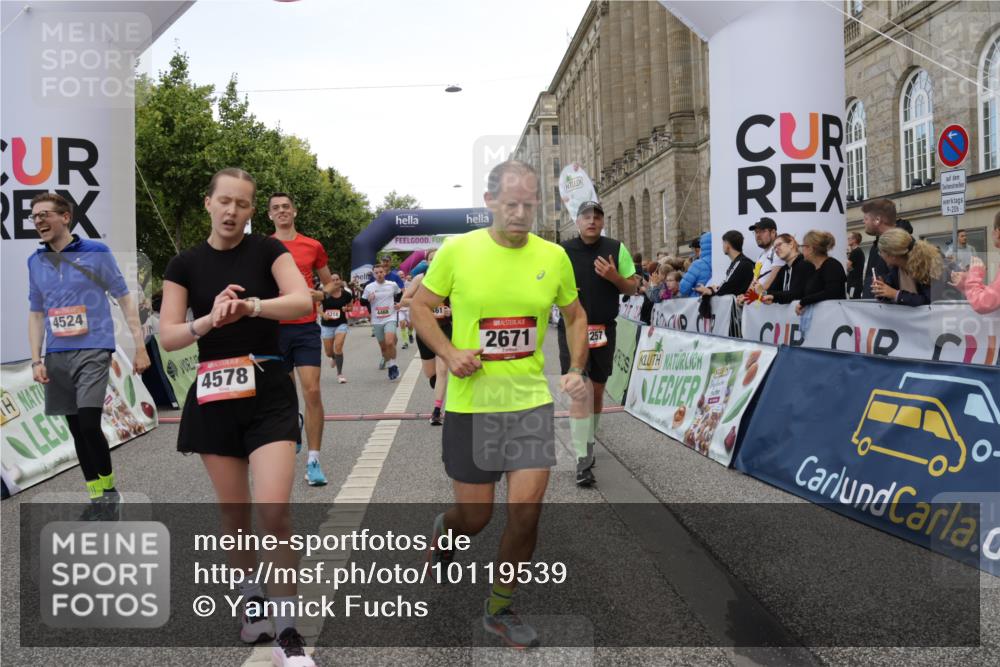 06.09.2026 - CURREX Alsterlauf Yannick Fuchs http://msf.ph/oto/10119539 06.09.2026 10:00:29 Ziel 2089, 2124, 2257, 2273, 2274, 2505, 2545, 2671, 2721, 2856, 4296, 4461, 4468, 4524, 4578, 5005, 5536, 6180, 6258, 6291, 6436, 6457, 8008, 8063, 8318 meine-sportfotos.de