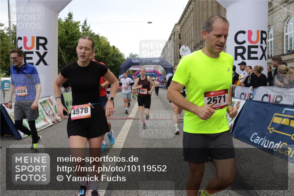 06.09.2026 - CURREX Alsterlauf Yannick Fuchs http://msf.ph/oto/10119552 06.09.2026 10:00:30 Ziel 2089, 2124, 2257, 2505, 2545, 2671, 2721, 2856, 4461, 4468, 4524, 4577, 4578, 5005, 5536, 5567, 6180, 6258, 6291, 6436, 8008, 8063, 8318 meine-sportfotos.de