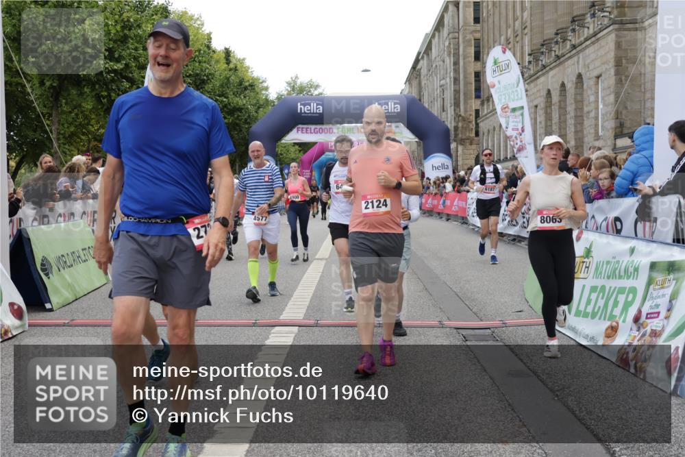 06.09.2026 - CURREX Alsterlauf Yannick Fuchs http://msf.ph/oto/10119640 06.09.2026 10:00:34 Ziel 2124, 2257, 2545, 2671, 2721, 3848, 4461, 4468, 4524, 4577, 4900, 5467, 5567, 5832, 5833, 6180, 6187, 6436, 8008, 8063, 8318 meine-sportfotos.de