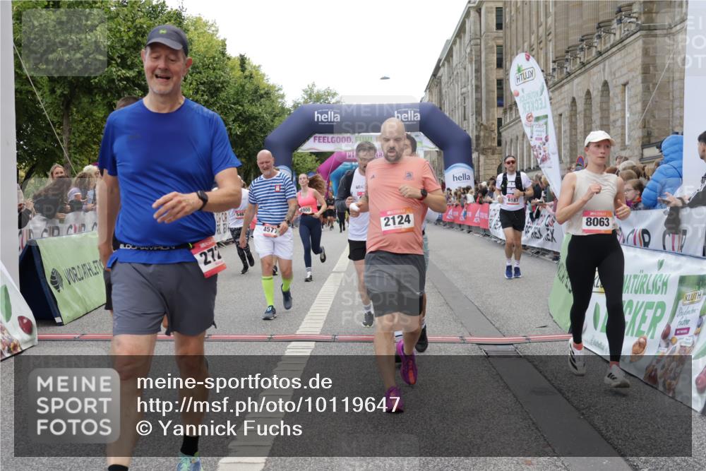06.09.2026 - CURREX Alsterlauf Yannick Fuchs http://msf.ph/oto/10119647 06.09.2026 10:00:34 Ziel 2124, 2257, 2545, 2671, 2721, 3848, 4461, 4468, 4524, 4577, 4900, 5467, 5567, 5832, 5833, 6180, 6187, 6436, 8008, 8063, 8318 meine-sportfotos.de