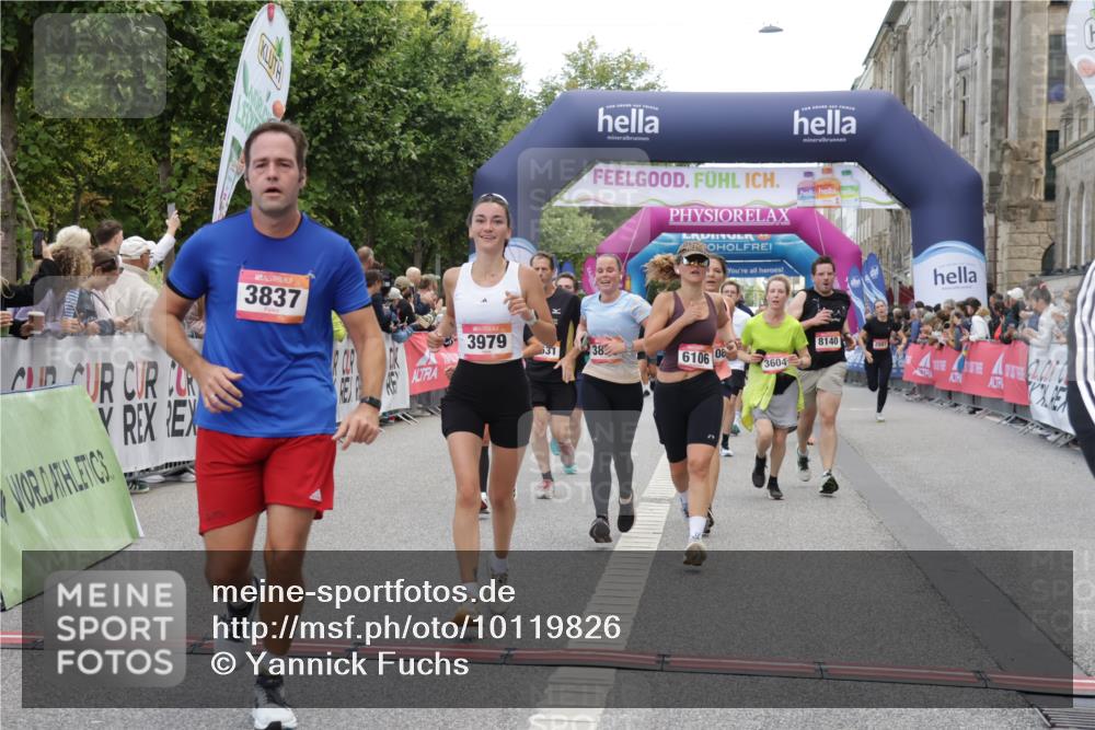 06.09.2026 - CURREX Alsterlauf Yannick Fuchs http://msf.ph/oto/10119826 06.09.2026 10:00:41 Ziel 2531, 3604, 3820, 3837, 3848, 3979, 4084, 4577, 4900, 5108, 5467, 5567, 5832, 5833, 5930, 6106, 6180, 6187, 6257, 6436, 8063, 8068, 8140 meine-sportfotos.de