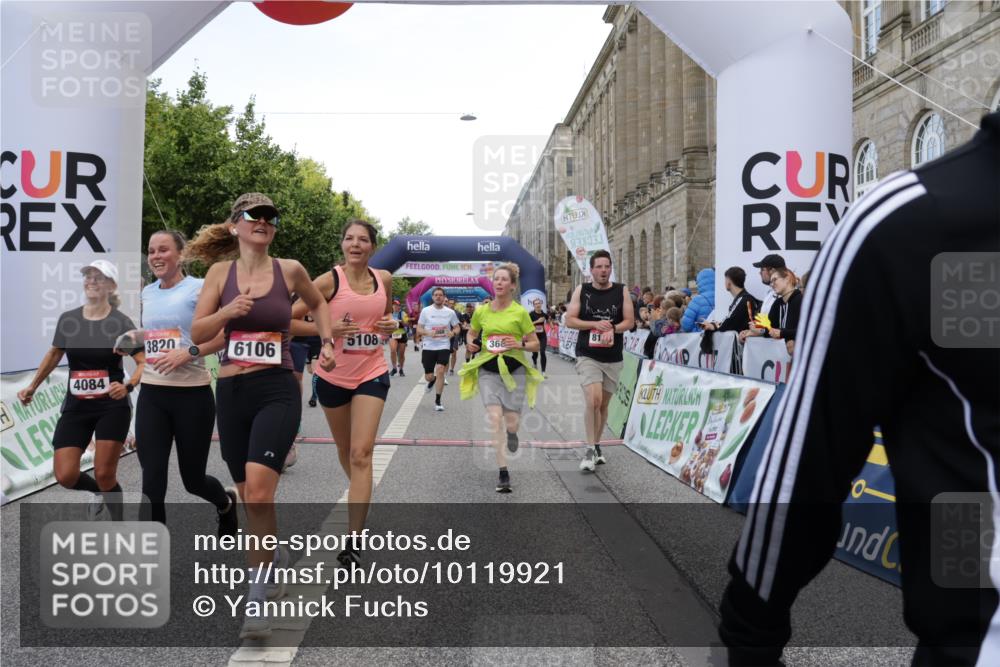 06.09.2026 - CURREX Alsterlauf Yannick Fuchs http://msf.ph/oto/10119921 06.09.2026 10:00:44 Ziel 2531, 2698, 3068, 3295, 3604, 3820, 3837, 3979, 4084, 5108, 5240, 5519, 5724, 5833, 5930, 6106, 6187, 6257, 6397, 6480, 8068, 8140 meine-sportfotos.de