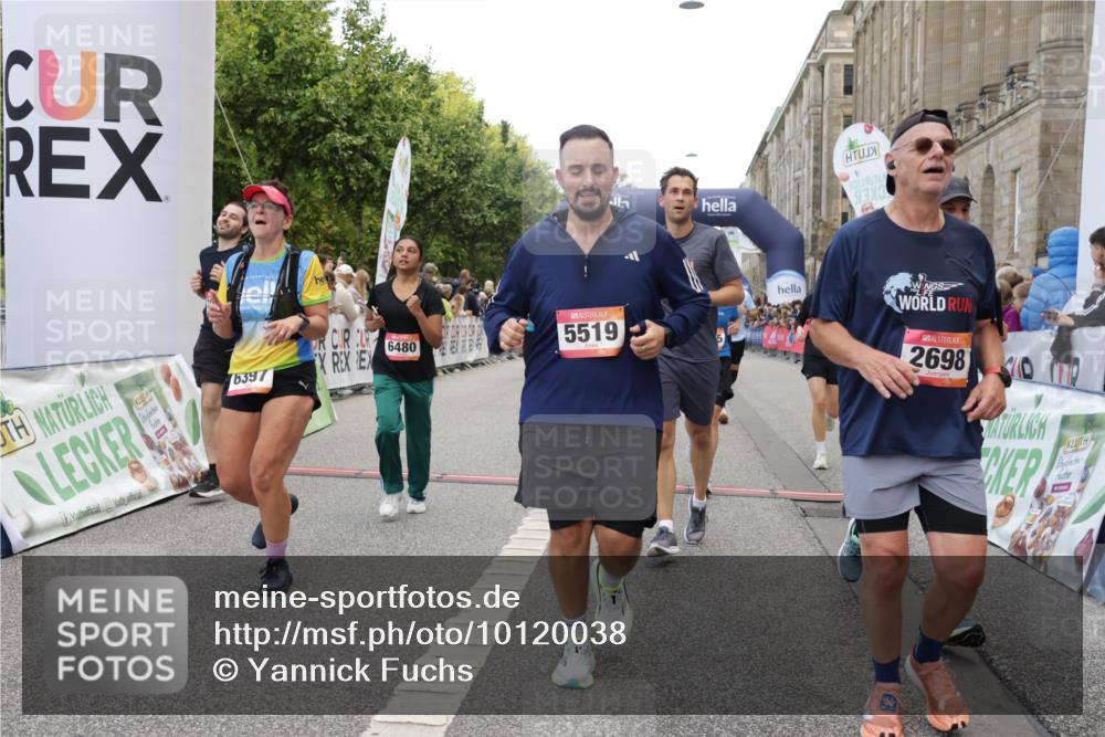 06.09.2026 - CURREX Alsterlauf Yannick Fuchs http://msf.ph/oto/10120038 06.09.2026 10:00:48 Ziel 2531, 2698, 2849, 2895, 3068, 3274, 3295, 3604, 3727, 3820, 3837, 3979, 4084, 4414, 5077, 5108, 5240, 5460, 5519, 5577, 5724, 5930, 6106, 6257, 6397, 6480, 8068, 8140, 8293 meine-sportfotos.de