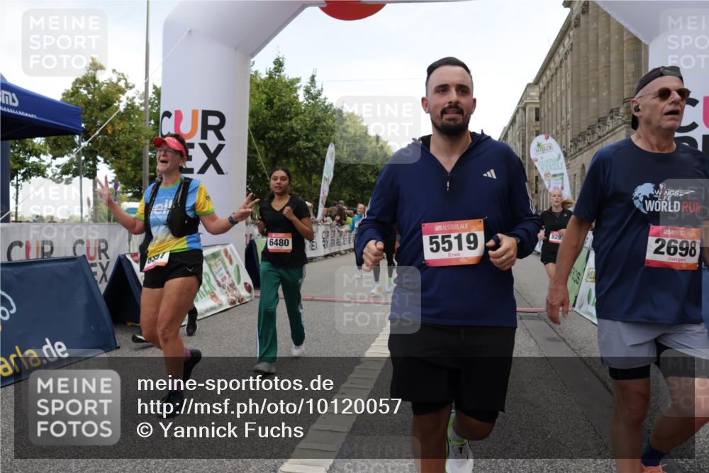 06.09.2026 - CURREX Alsterlauf Yannick Fuchs http://msf.ph/oto/10120057 06.09.2026 10:00:49 Ziel 2531, 2698, 2849, 2895, 3068, 3274, 3295, 3604, 3727, 3820, 3979, 4084, 4414, 5077, 5108, 5240, 5460, 5519, 5577, 5724, 5930, 6106, 6257, 6397, 6480, 8068, 8140, 8293 meine-sportfotos.de