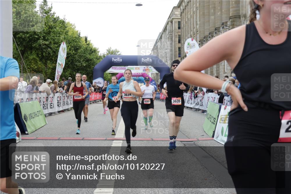 06.09.2026 - CURREX Alsterlauf Yannick Fuchs http://msf.ph/oto/10120227 06.09.2026 10:00:55 Ziel 2251, 2849, 2895, 3068, 3274, 3295, 3634, 3635, 3726, 3727, 3735, 4414, 5077, 5240, 5460, 5577, 5724, 6283, 6397, 6480, 8207, 8293 meine-sportfotos.de