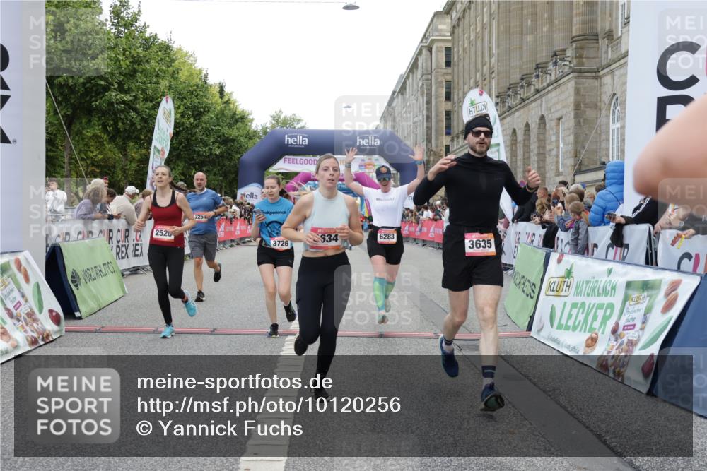 06.09.2026 - CURREX Alsterlauf Yannick Fuchs http://msf.ph/oto/10120256 06.09.2026 10:00:55 Ziel 2251, 2849, 2895, 3068, 3274, 3295, 3634, 3635, 3726, 3727, 3735, 4414, 5077, 5240, 5460, 5577, 5724, 6283, 6397, 6480, 8207, 8293 meine-sportfotos.de