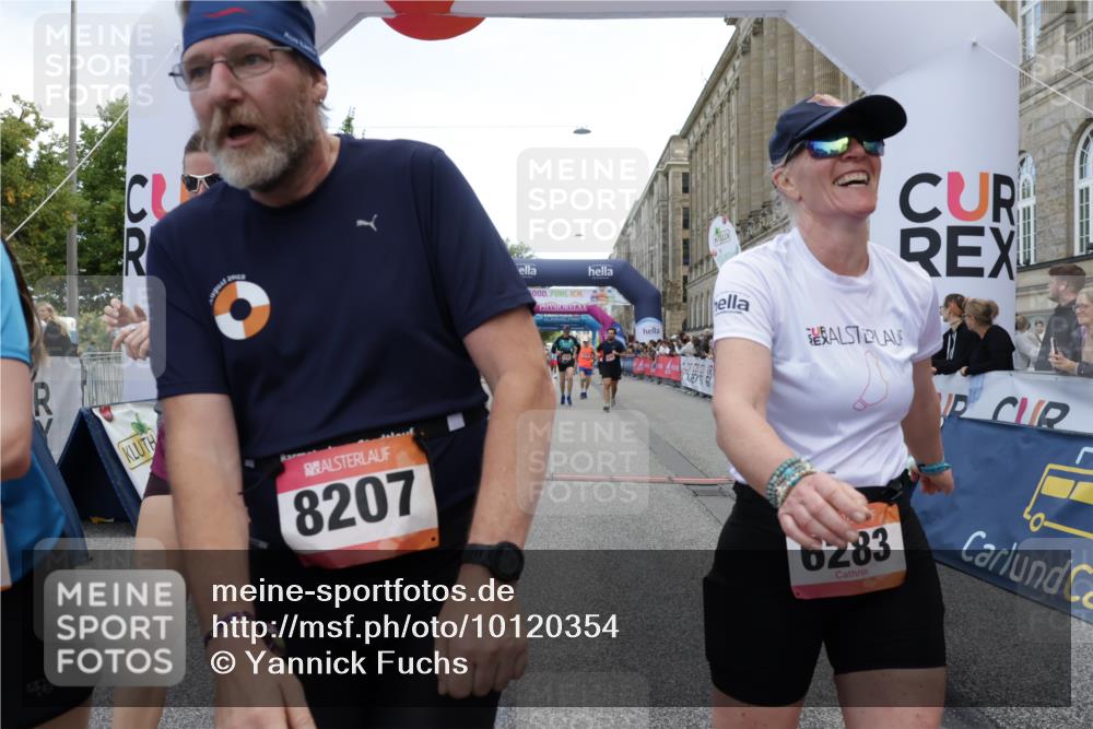 06.09.2026 - CURREX Alsterlauf Yannick Fuchs http://msf.ph/oto/10120354 06.09.2026 10:00:58 Ziel 2251, 2895, 3274, 3634, 3635, 3726, 3727, 3735, 4414, 4914, 5077, 5145, 5387, 5460, 6283, 6356, 8207 meine-sportfotos.de