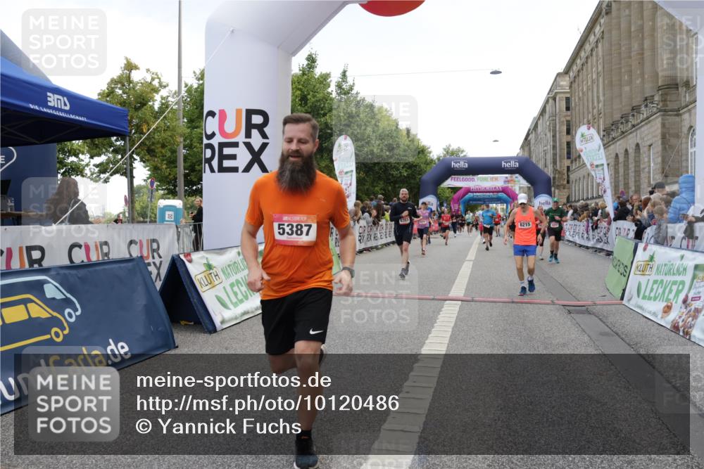 06.09.2026 - CURREX Alsterlauf Yannick Fuchs http://msf.ph/oto/10120486 06.09.2026 10:01:04 Ziel 2251, 2882, 3312, 3735, 3941, 4418, 4533, 4628, 4914, 5145, 5387, 6250, 6353, 6356, 8207, 8215 meine-sportfotos.de