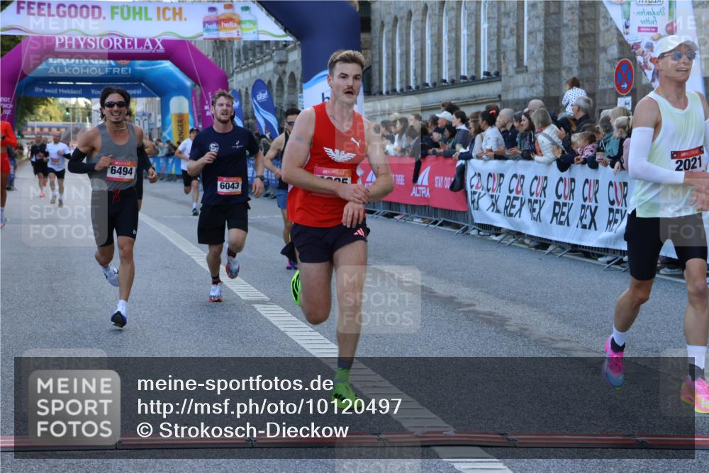 06.09.2026 - CURREX Alsterlauf Strokosch-Dieckow http://msf.ph/oto/10120497 06.09.2026 09:37:36 Ziel 2021, 2391, 3040, 3809, 4625, 5374, 5637, 5641, 6043, 6238, 6494, 8084 meine-sportfotos.de
