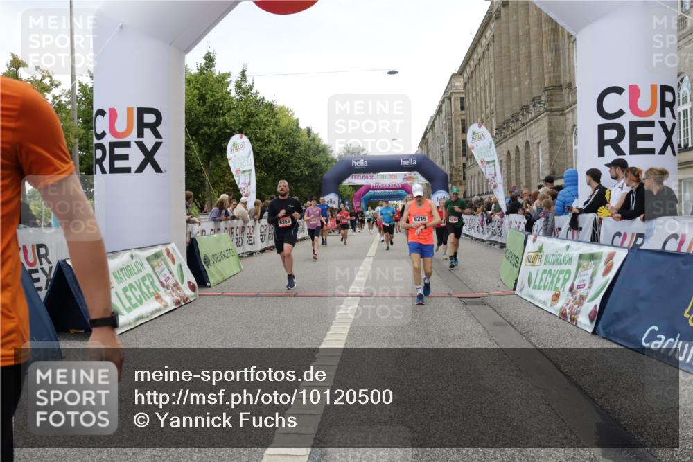 06.09.2026 - CURREX Alsterlauf Yannick Fuchs http://msf.ph/oto/10120500 06.09.2026 10:01:05 Ziel 2882, 3312, 3941, 4418, 4533, 4628, 4914, 5145, 5387, 6250, 6353, 6356, 8215 meine-sportfotos.de