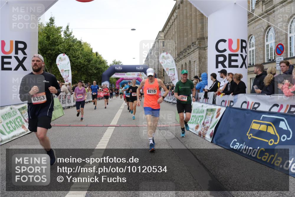 06.09.2026 - CURREX Alsterlauf Yannick Fuchs http://msf.ph/oto/10120534 06.09.2026 10:01:06 Ziel 2882, 3312, 3941, 4418, 4533, 4628, 4914, 5145, 5387, 6250, 6353, 6356, 8215 meine-sportfotos.de
