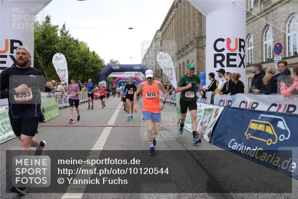 06.09.2026 - CURREX Alsterlauf Yannick Fuchs http://msf.ph/oto/10120544 06.09.2026 10:01:07 Ziel 2882, 3312, 3941, 4418, 4533, 4628, 4914, 5145, 5387, 6250, 6353, 6356, 8120, 8215 meine-sportfotos.de