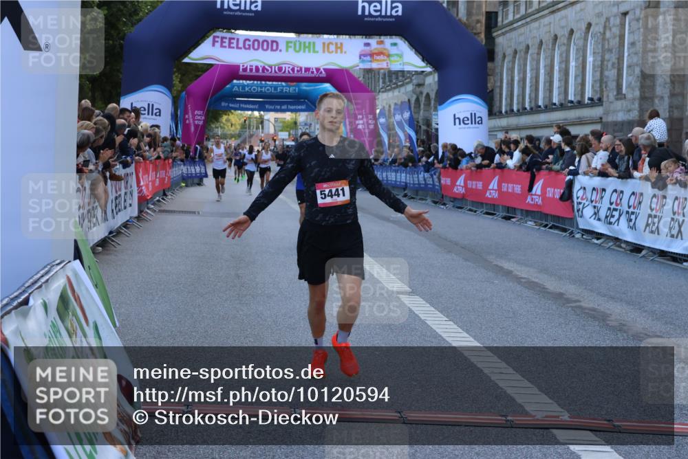 06.09.2026 - CURREX Alsterlauf Strokosch-Dieckow http://msf.ph/oto/10120594 06.09.2026 09:37:47 Ziel 4201, 5024, 5374, 5441, 5641, 5671 meine-sportfotos.de