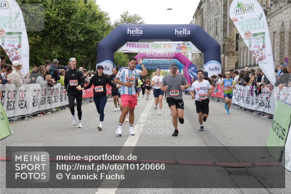 06.09.2026 - CURREX Alsterlauf Yannick Fuchs http://msf.ph/oto/10120666 06.09.2026 10:01:11 Ziel 2307, 2369, 2370, 2478, 2882, 3312, 3941, 4120, 4418, 4533, 4628, 5092, 5317, 5785, 6231, 6250, 6353, 6384, 6386, 8120, 8215 meine-sportfotos.de