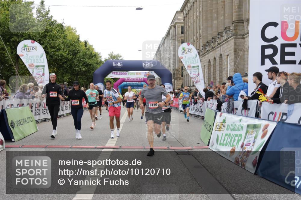 06.09.2026 - CURREX Alsterlauf Yannick Fuchs http://msf.ph/oto/10120710 06.09.2026 10:01:12 Ziel 2307, 2369, 2370, 2478, 2882, 3312, 3941, 4120, 4418, 4533, 4628, 4701, 5092, 5317, 5785, 6231, 6250, 6353, 6384, 6386, 8120, 8215 meine-sportfotos.de
