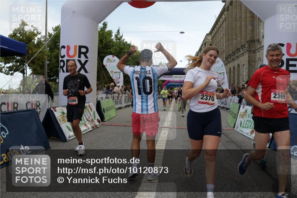 06.09.2026 - CURREX Alsterlauf Yannick Fuchs http://msf.ph/oto/10120873 06.09.2026 10:01:16 Ziel 2307, 2369, 2370, 2400, 2478, 2485, 2882, 3401, 3730, 3740, 4049, 4120, 4418, 4429, 4533, 4633, 4701, 5092, 5317, 5785, 6231, 6384, 6386, 8120 meine-sportfotos.de