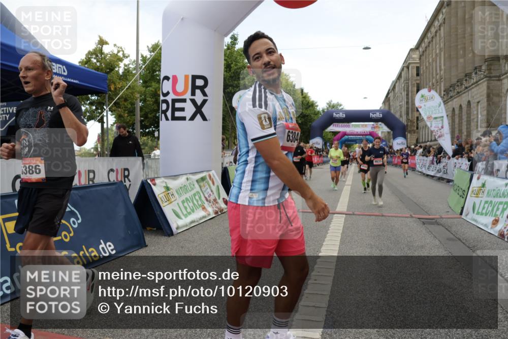 06.09.2026 - CURREX Alsterlauf Yannick Fuchs http://msf.ph/oto/10120903 06.09.2026 10:01:17 Ziel 2307, 2369, 2370, 2400, 2478, 2485, 3401, 3730, 3740, 4049, 4055, 4120, 4429, 4633, 4701, 5092, 5317, 5745, 5785, 6145, 6231, 6384, 6386, 8120 meine-sportfotos.de